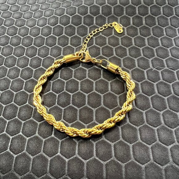 Braided Bracelet Made of Yellow Gold Plated - Picture 1 of 2